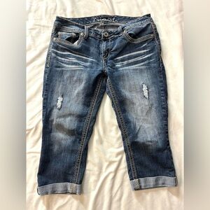 Rue 21 Women’s Blue Distressed Summer Spring  Capri Jeans Curvy Crop Size 11/12
